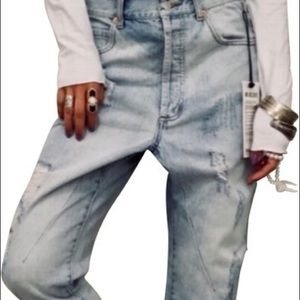 The Laundry Room Distressed Jeans❤️💕